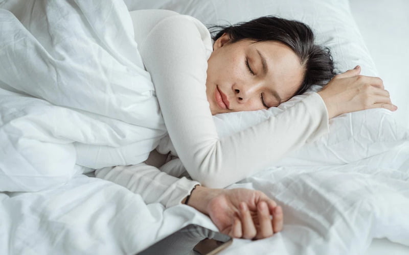 Nâng ngực bao lâu được nằm nghiêng để vòng 1 hoàn hảo sau phẫu thuật