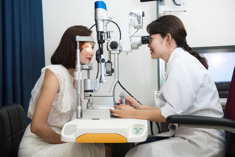Chú trọng việc khám mắt định kỳ để phòng ngừa các bệnh về mắt ( Nguồn: Internet )